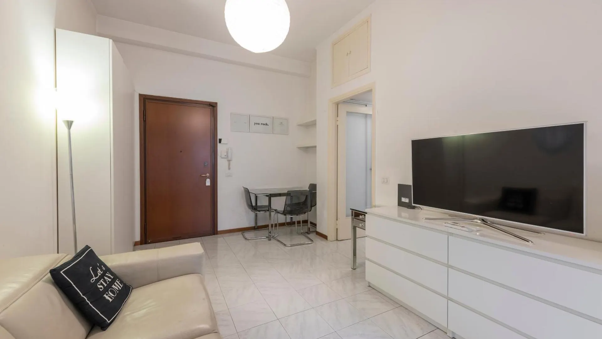 Living Milan - Via Varese 4アパートメント 0*,